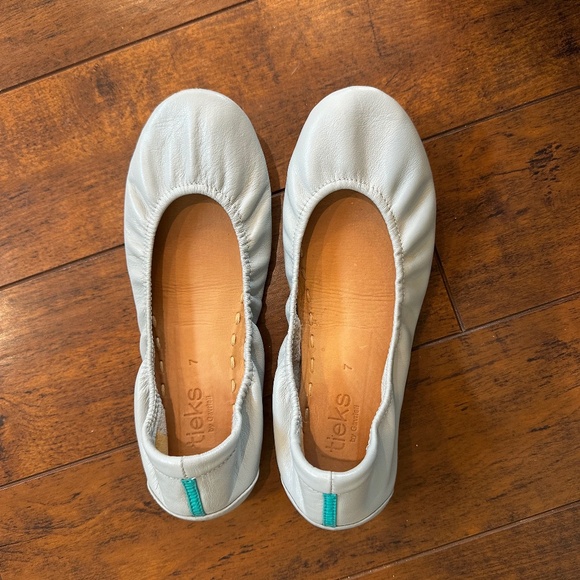 TIEKS Ballet Flats Cool Grey size 7 LIKE NEW - Picture 3 of 6